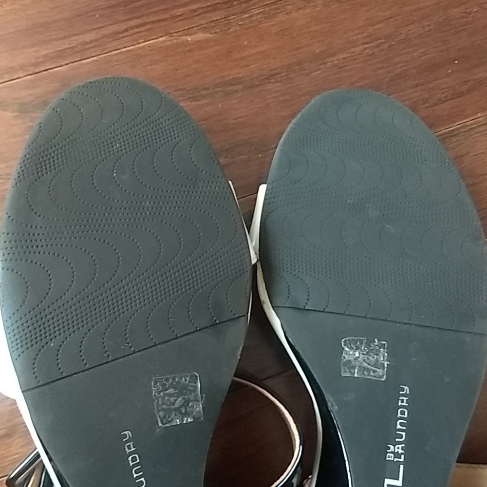 Sandles - Picture 5 of 6